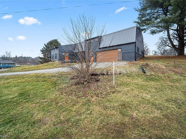 Listing photo 5