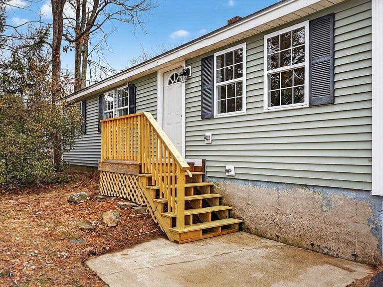 Listing photo 5
