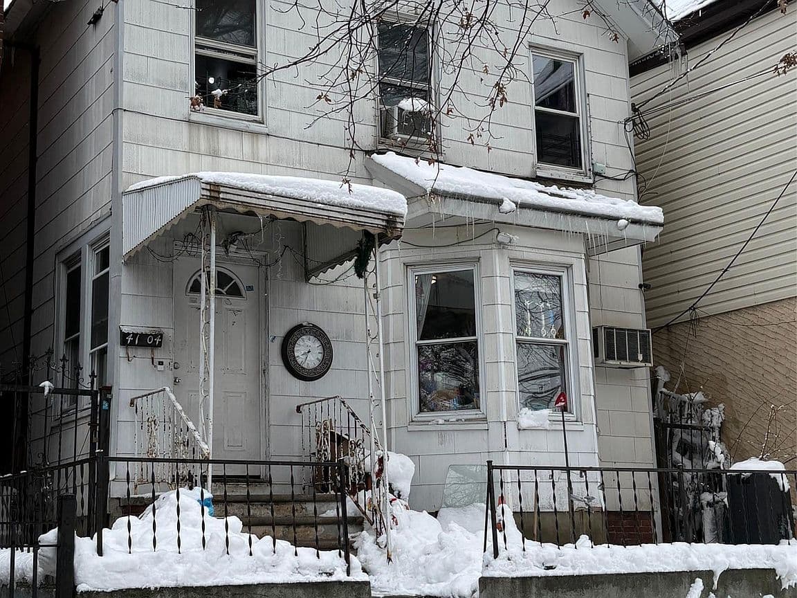 Primary listing photo