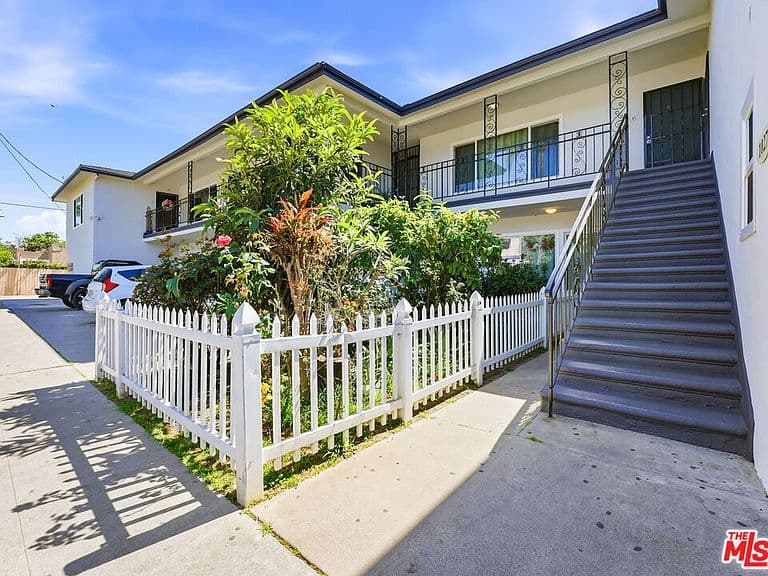 Listing photo 4