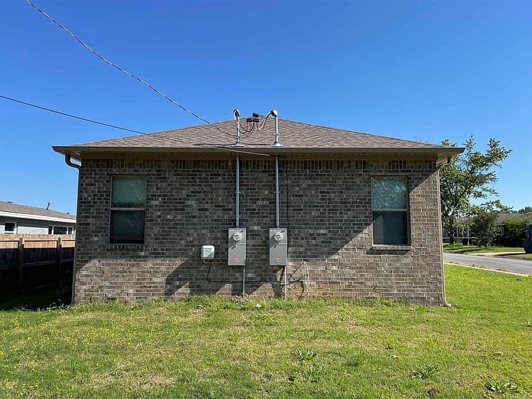 Listing photo 5