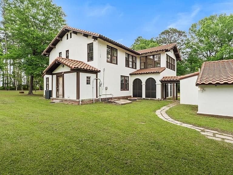 Listing photo 5