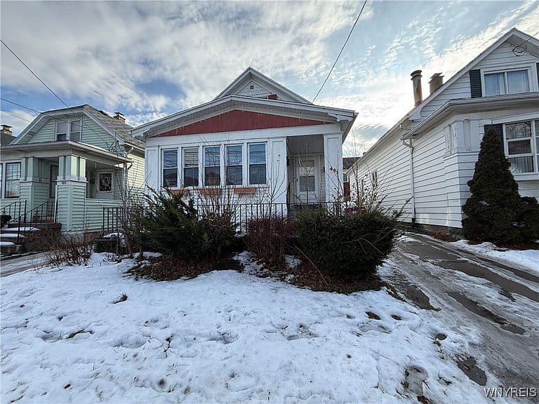 Listing photo 2