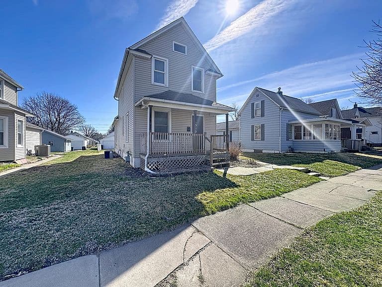 Listing photo 2
