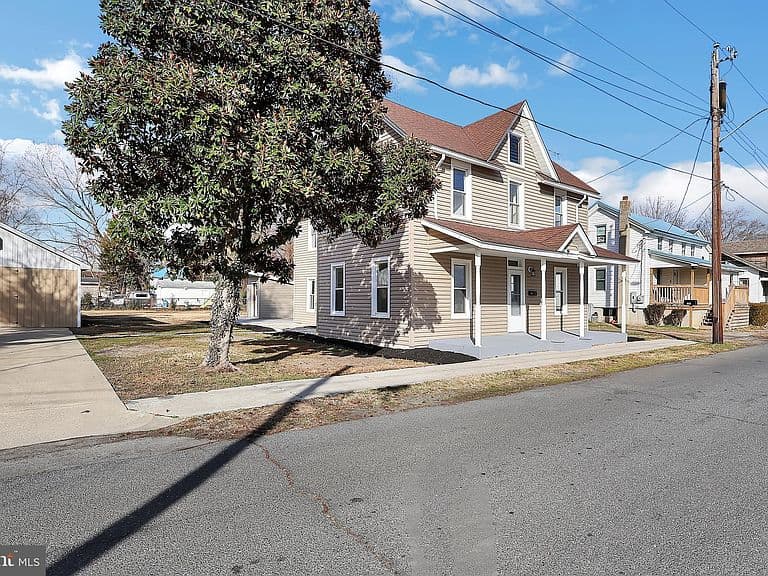 Listing photo 3