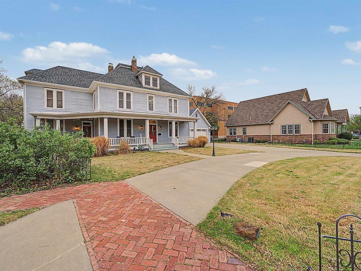 Primary listing photo