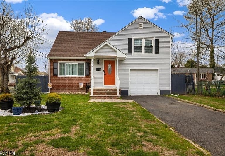 Listing photo 3