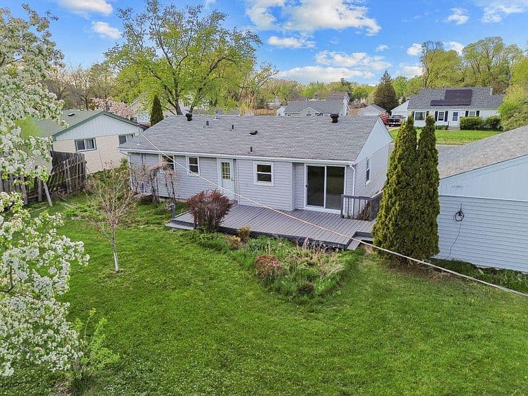 Listing photo 3