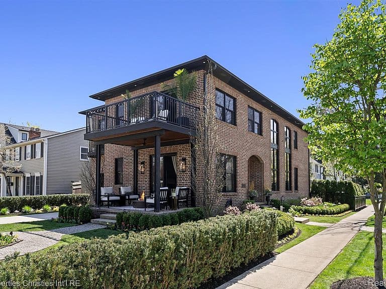 Listing photo 4