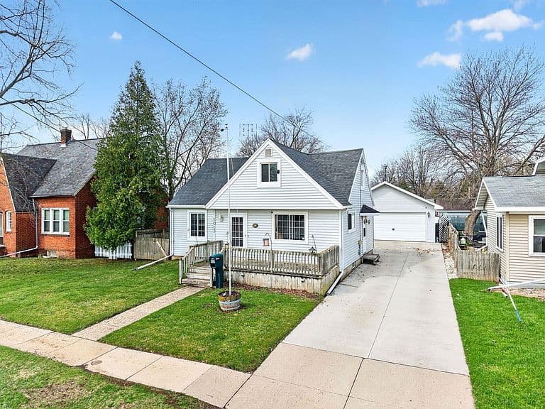 Listing photo 2