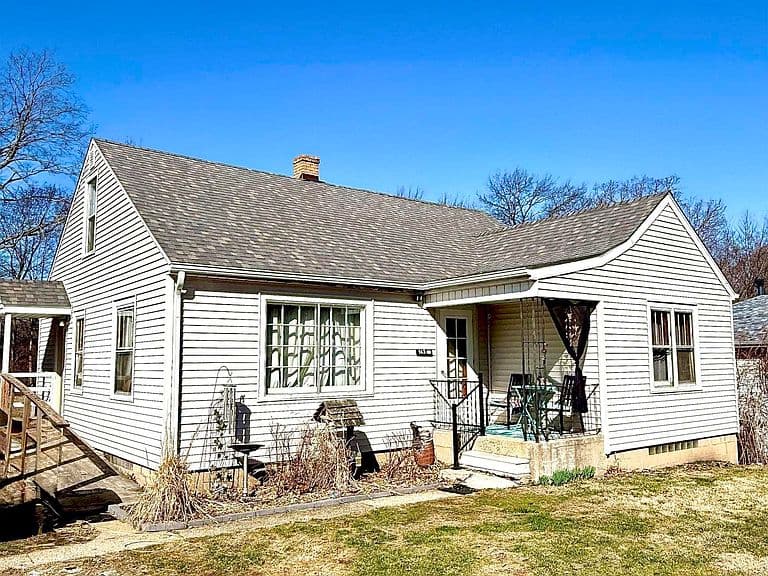 Listing photo 2