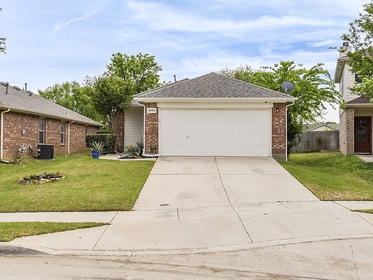 Listing photo 3