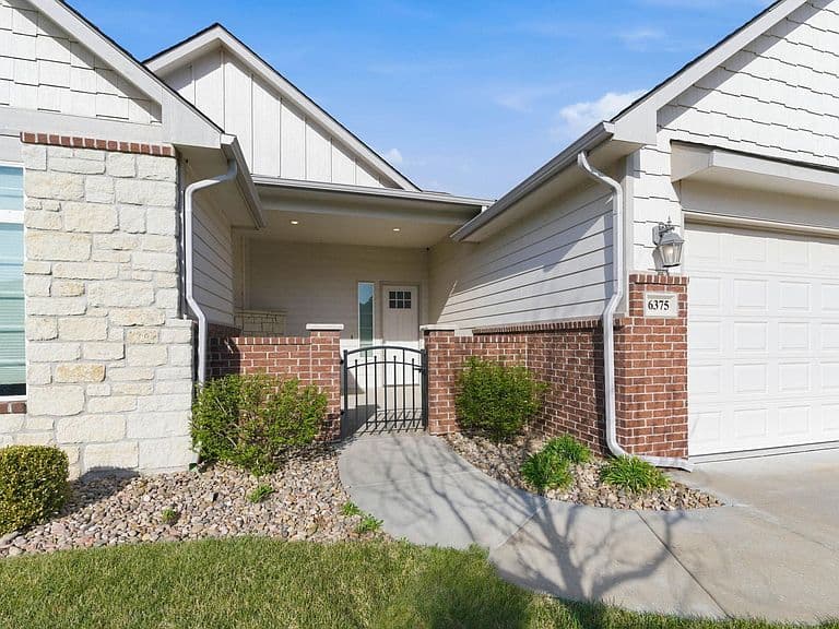 Listing photo 4