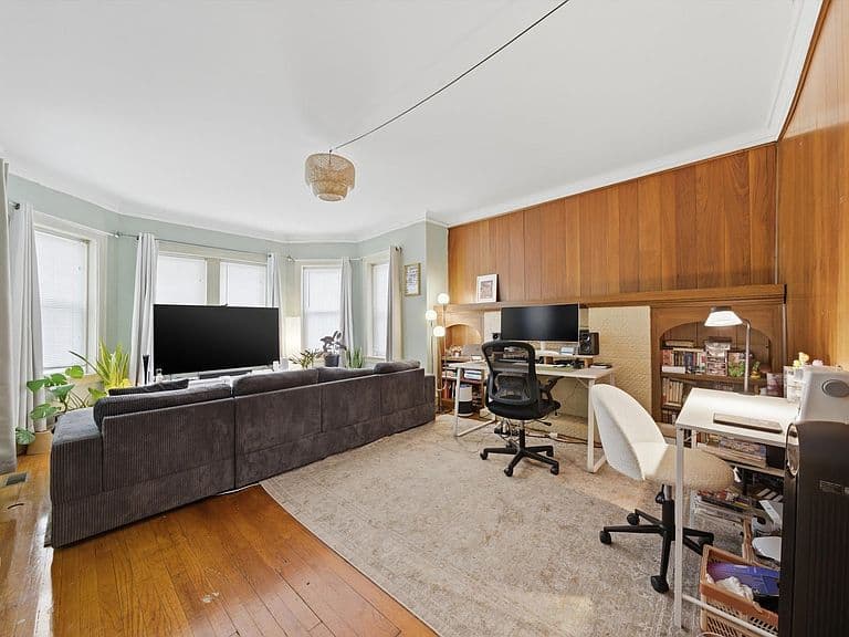 Listing photo 4