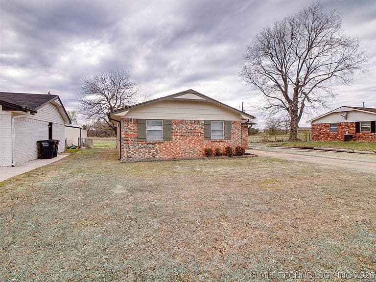 Listing photo 4