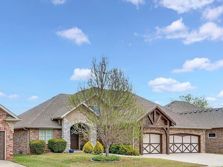 Listing photo 3