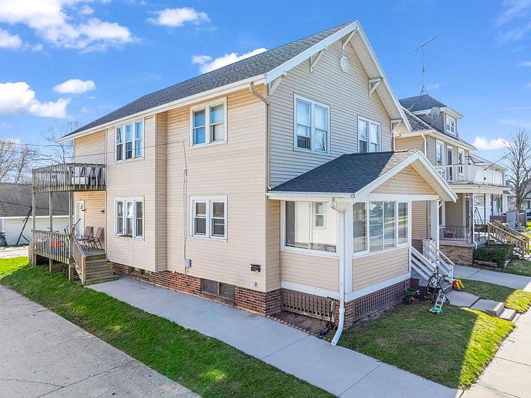 Listing photo 4