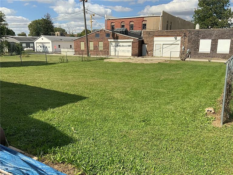 Listing photo 5