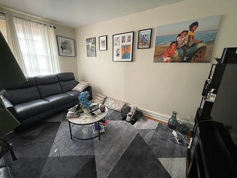 Listing photo 3