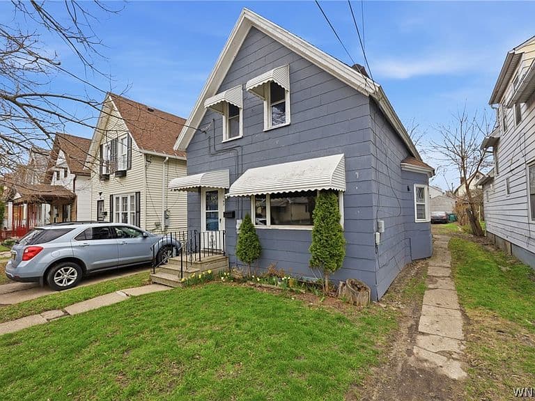 Listing photo 2