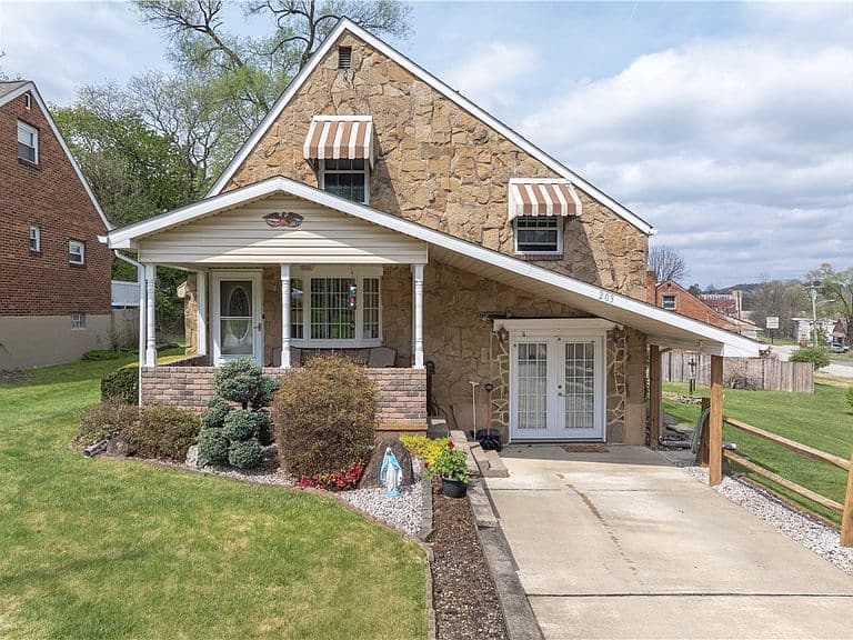 Listing photo 3