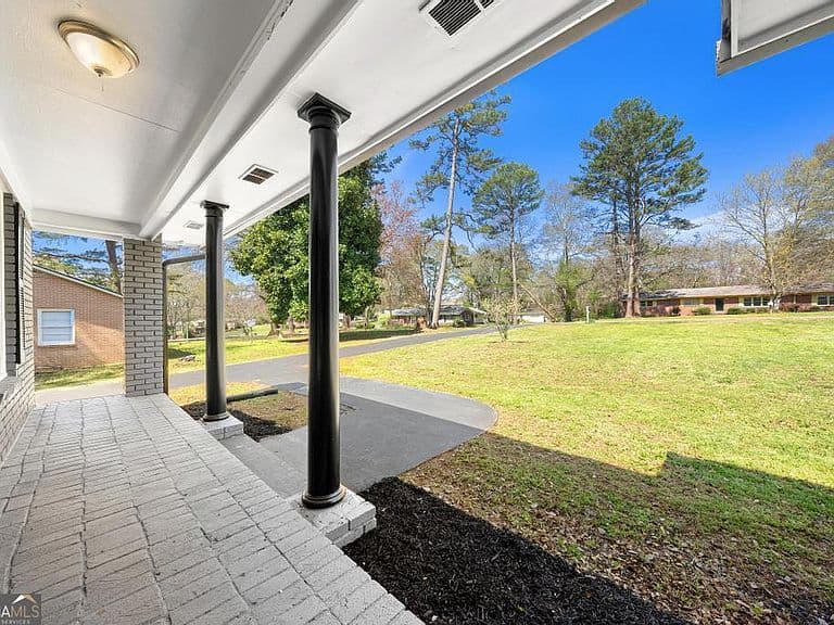 Listing photo 4