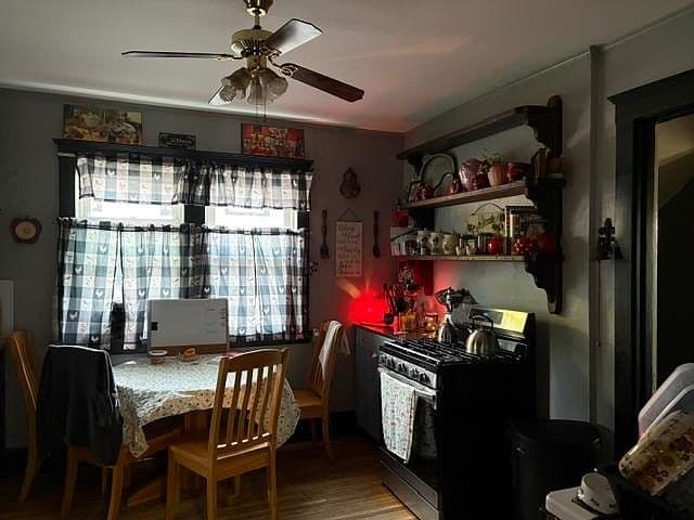 Listing photo 5
