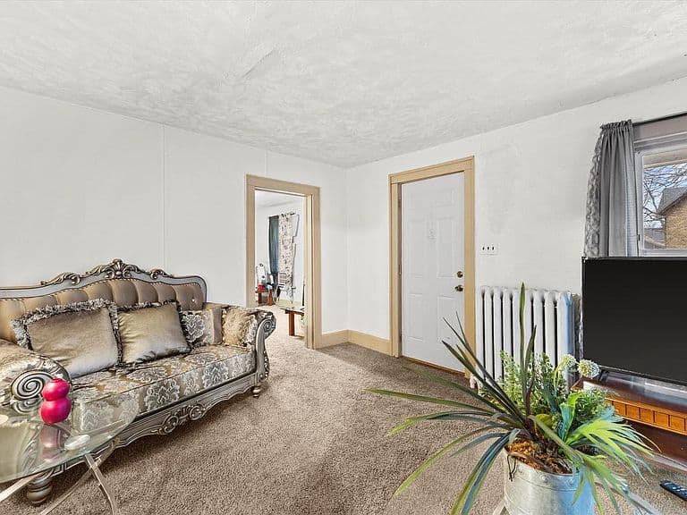Listing photo 5