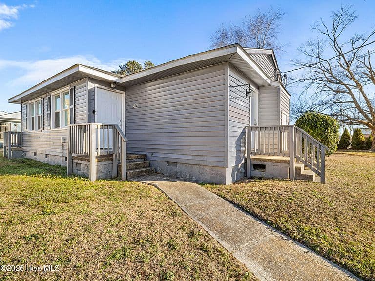 Listing photo 4