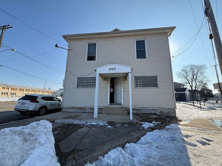 Listing photo 3