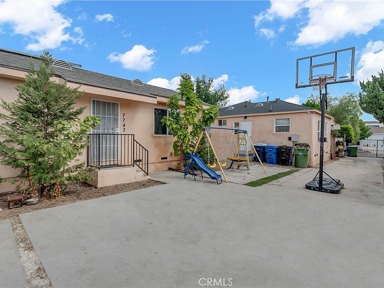 Listing photo 4