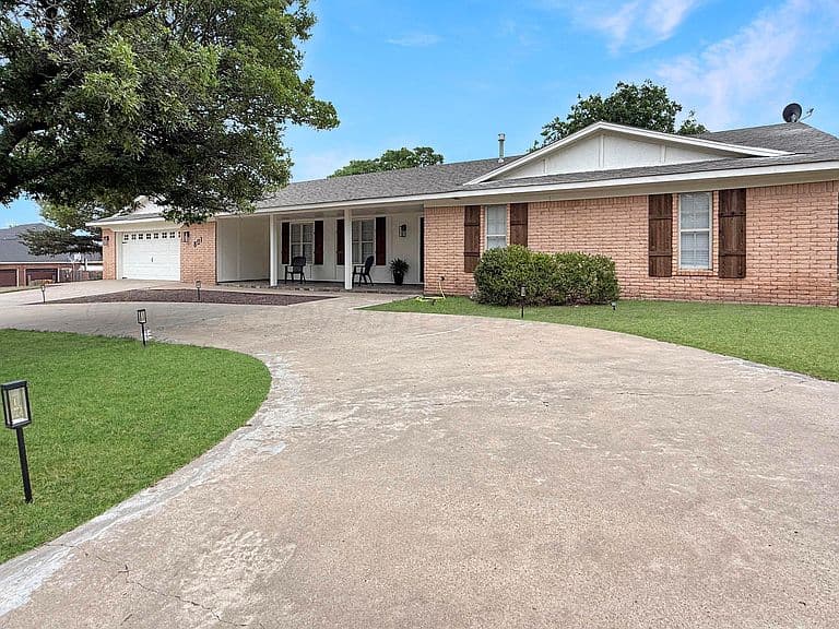 Listing photo 4