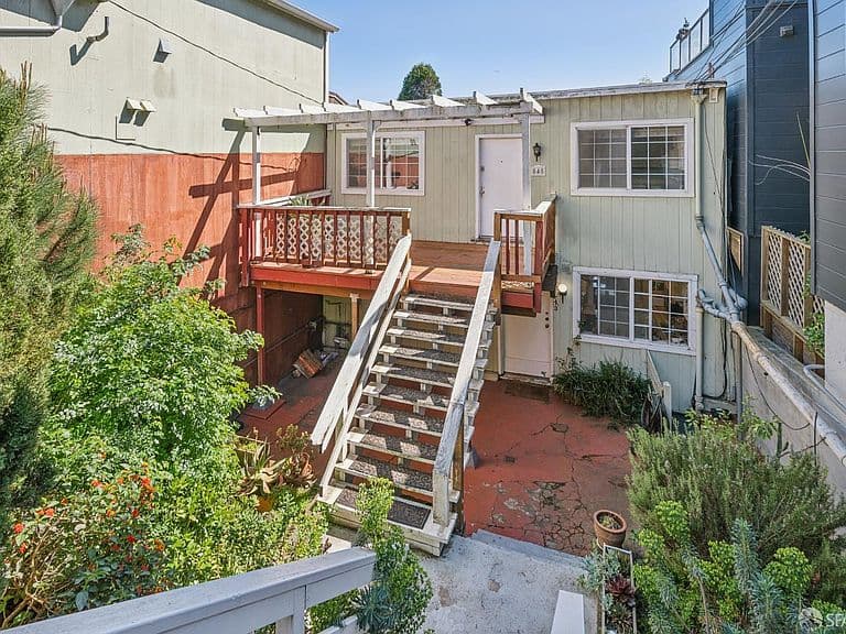 Listing photo 5