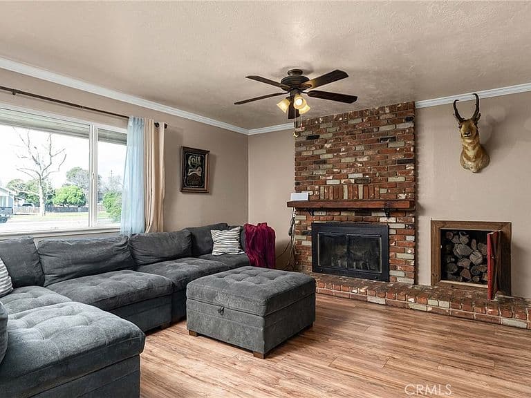 Listing photo 3