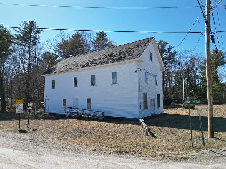 Listing photo 5