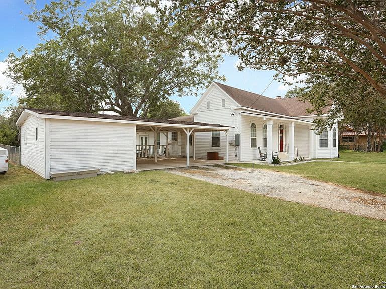 Listing photo 4