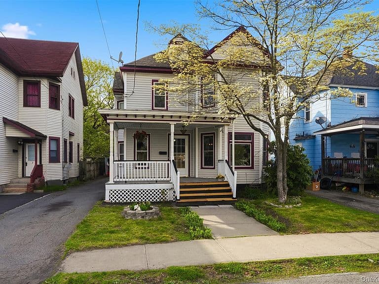Listing photo 3