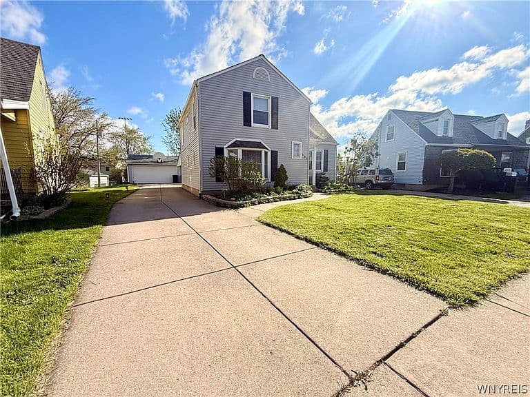 Listing photo 3