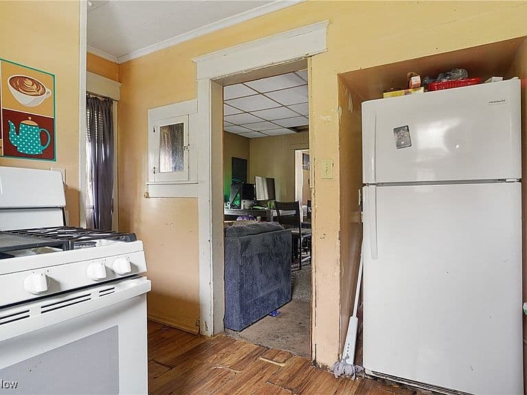 Listing photo 4