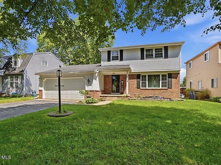 Listing photo 4