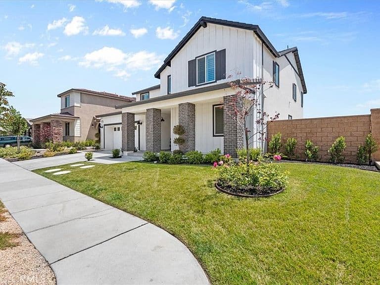 Listing photo 3
