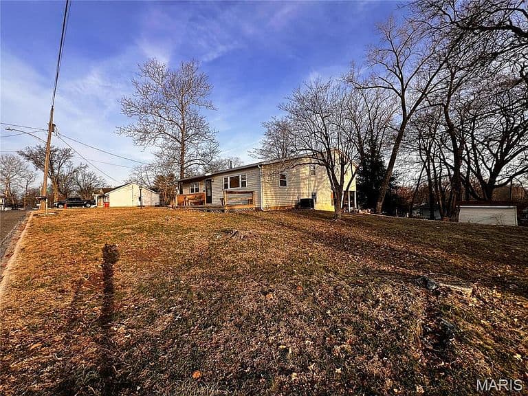 Listing photo 3