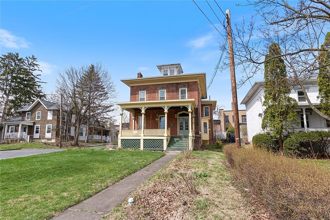 Primary listing photo