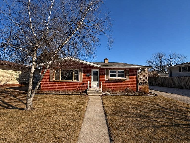 Listing photo 2