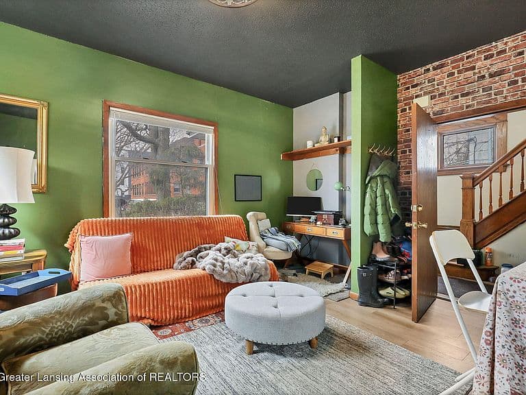 Listing photo 3