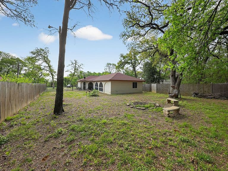 Listing photo 4