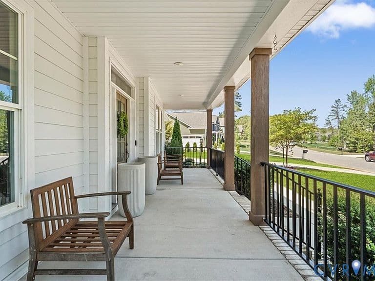 Listing photo 5