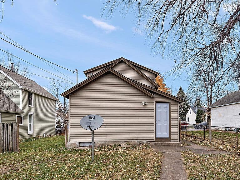 Listing photo 4