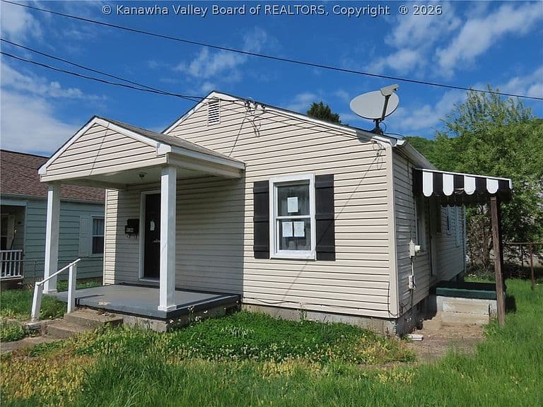 Listing photo 3