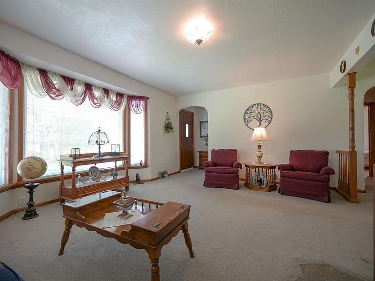 Listing photo 5